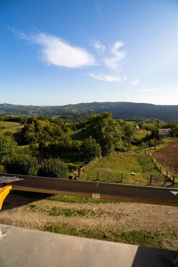 Appartement Charmant A Saint Come D'Olt Vue Montagne 80 M² Balconc 外观 照片