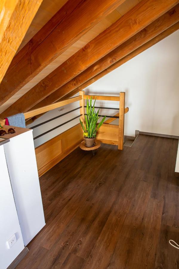 Appartement Charmant A Saint Come D'Olt Vue Montagne 80 M² Balconc 外观 照片