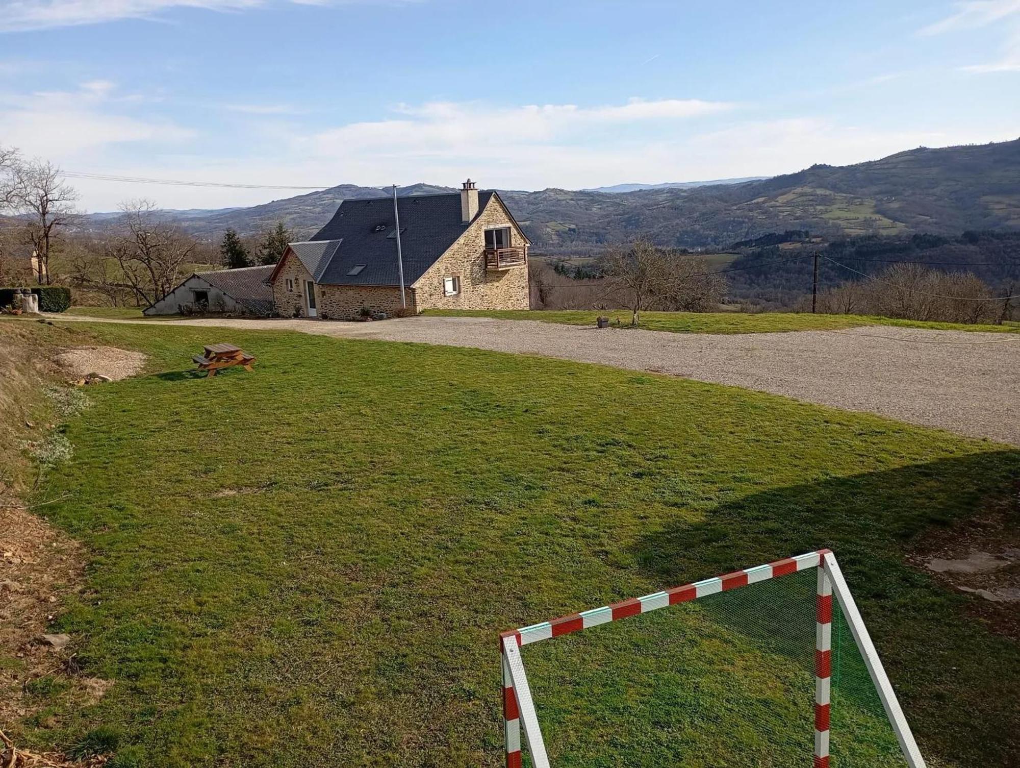 Appartement Charmant A Saint Come D'Olt Vue Montagne 80 M² Balconc 外观 照片